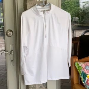 ❣️ White and bright- Chico’s Zenergy size 2 Top just like new!